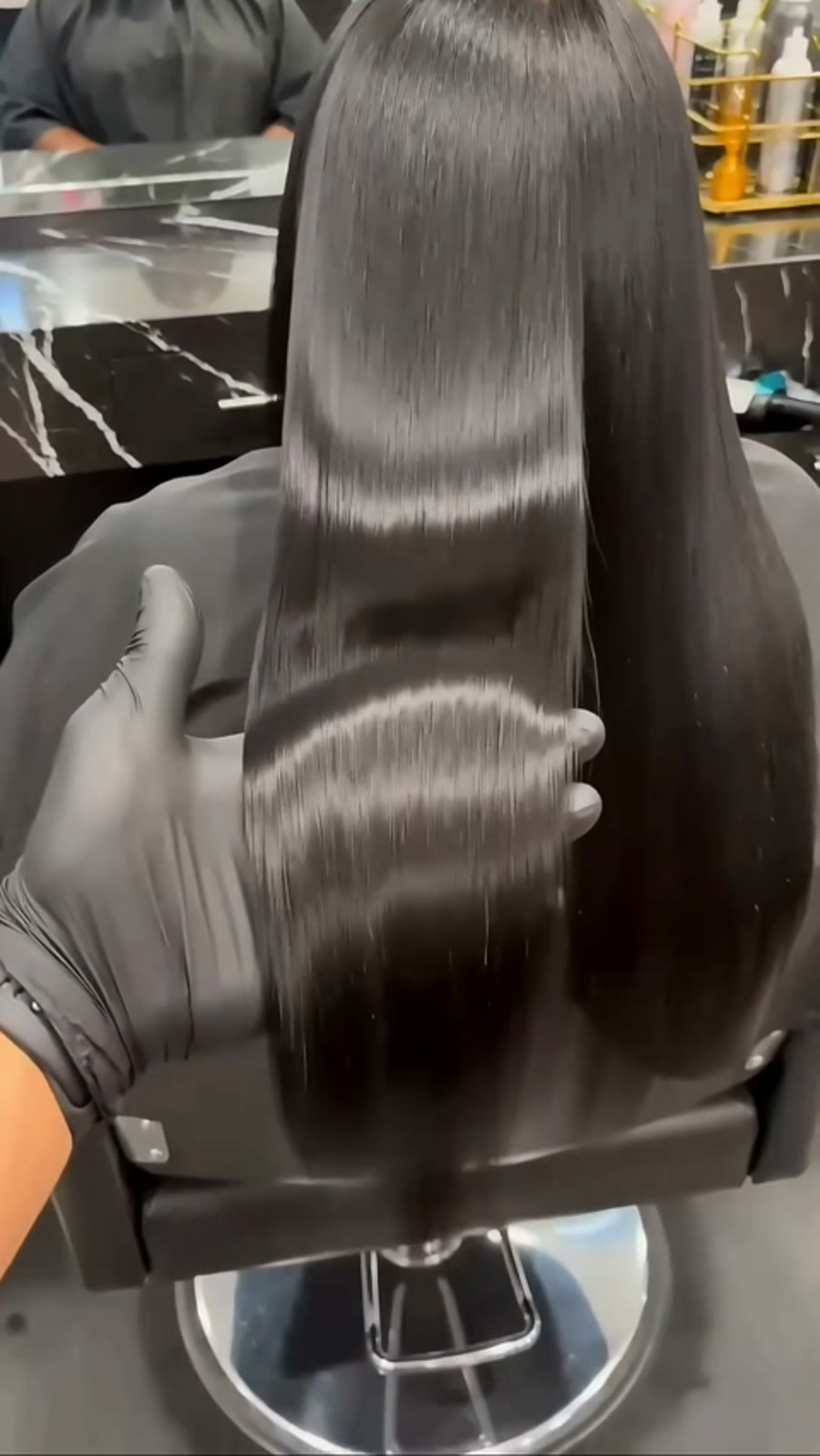Cabello lacio después de usar el cepillo alisador VaporLiss Pro