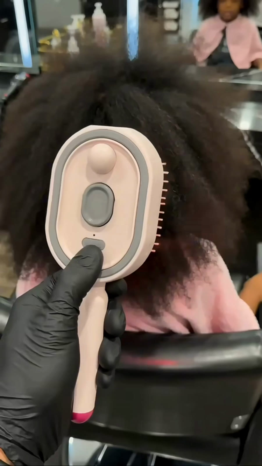 Cabello afro antes de usar el cepillo alisador VaporLiss Pro